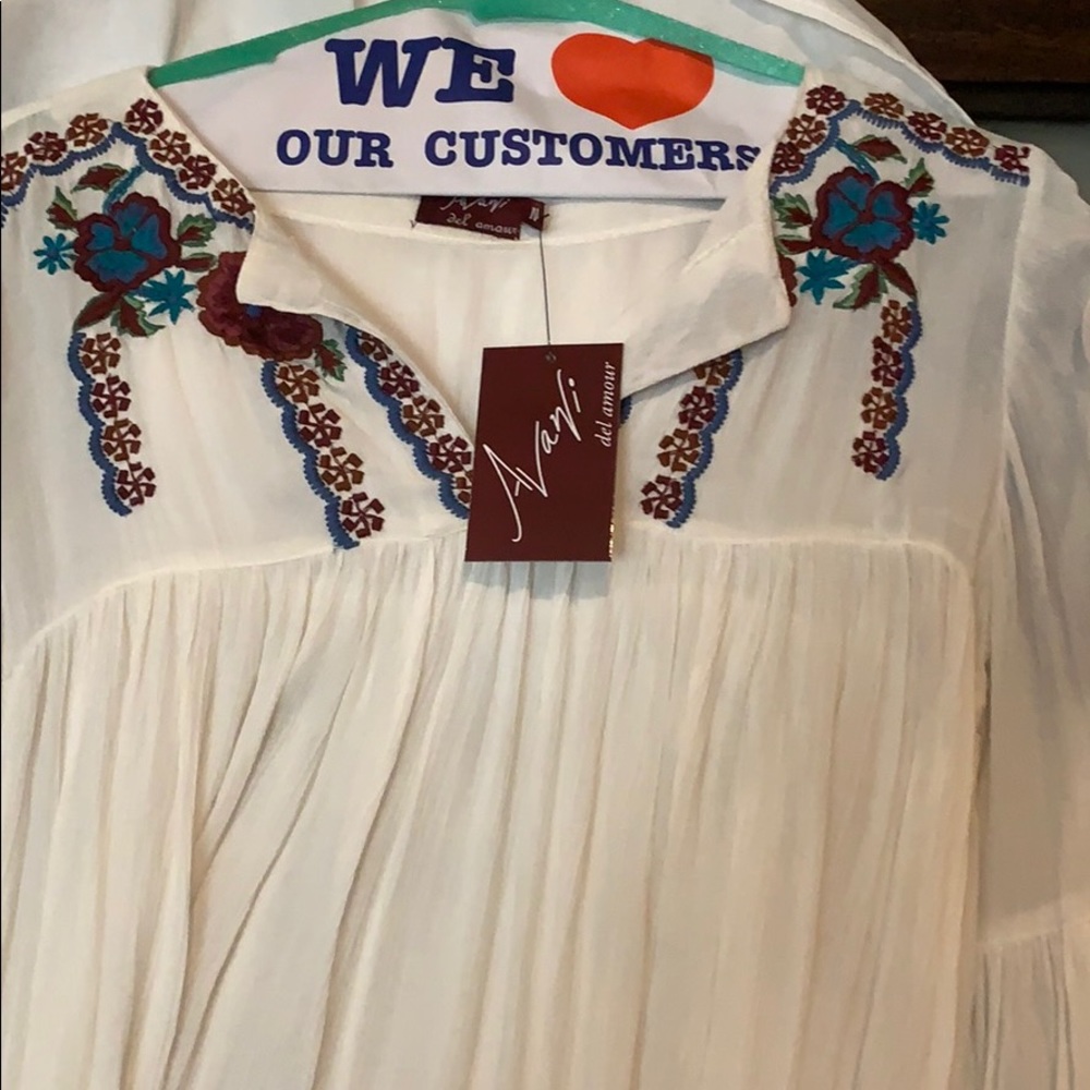 Boho cream embroidery blouse